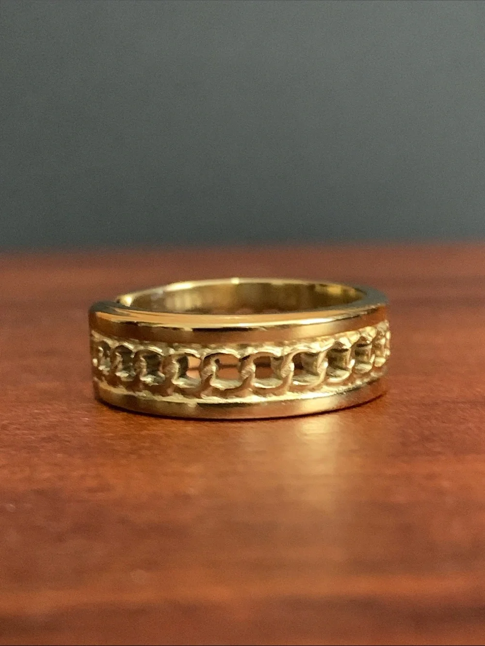 NWT Gold tone cut out ring size 7.75